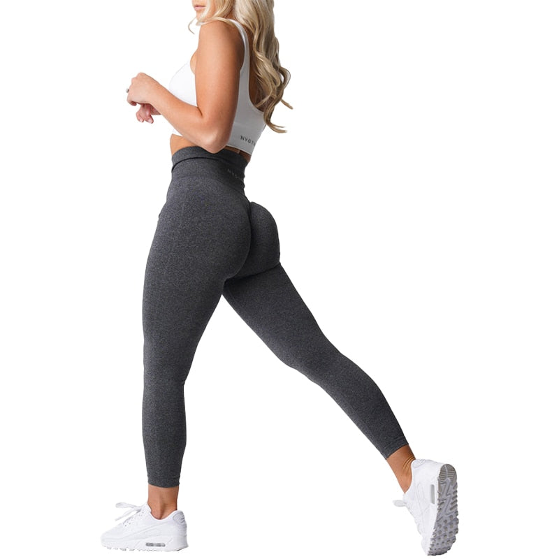 SEXY BOTTOMS WITH HIP-LIFTING FABRIC.